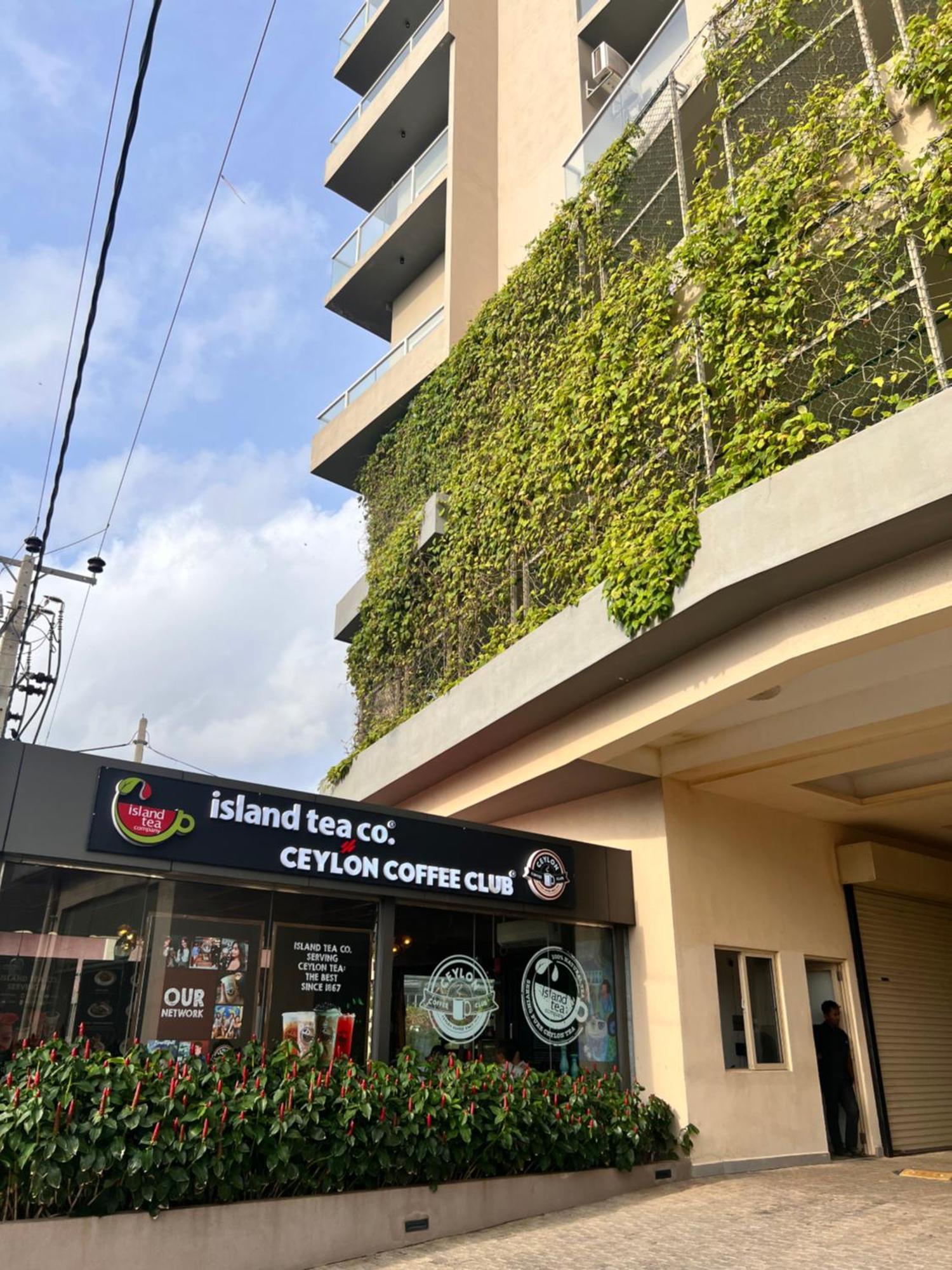 Ocean Breeze Negombo- Tidesend Luxury Beach Apartments Exterior photo