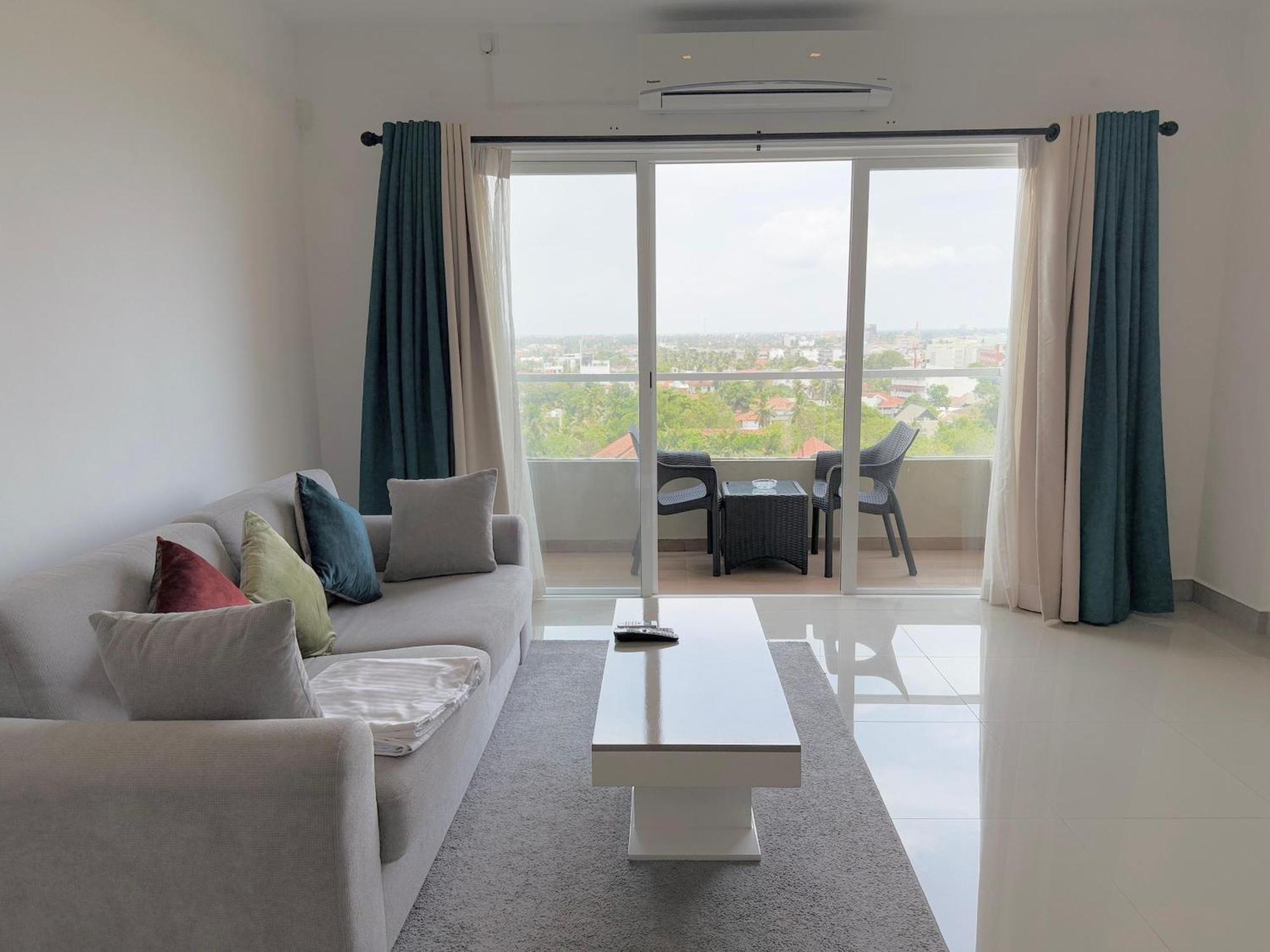 Ocean Breeze Negombo- Tidesend Luxury Beach Apartments Exterior photo