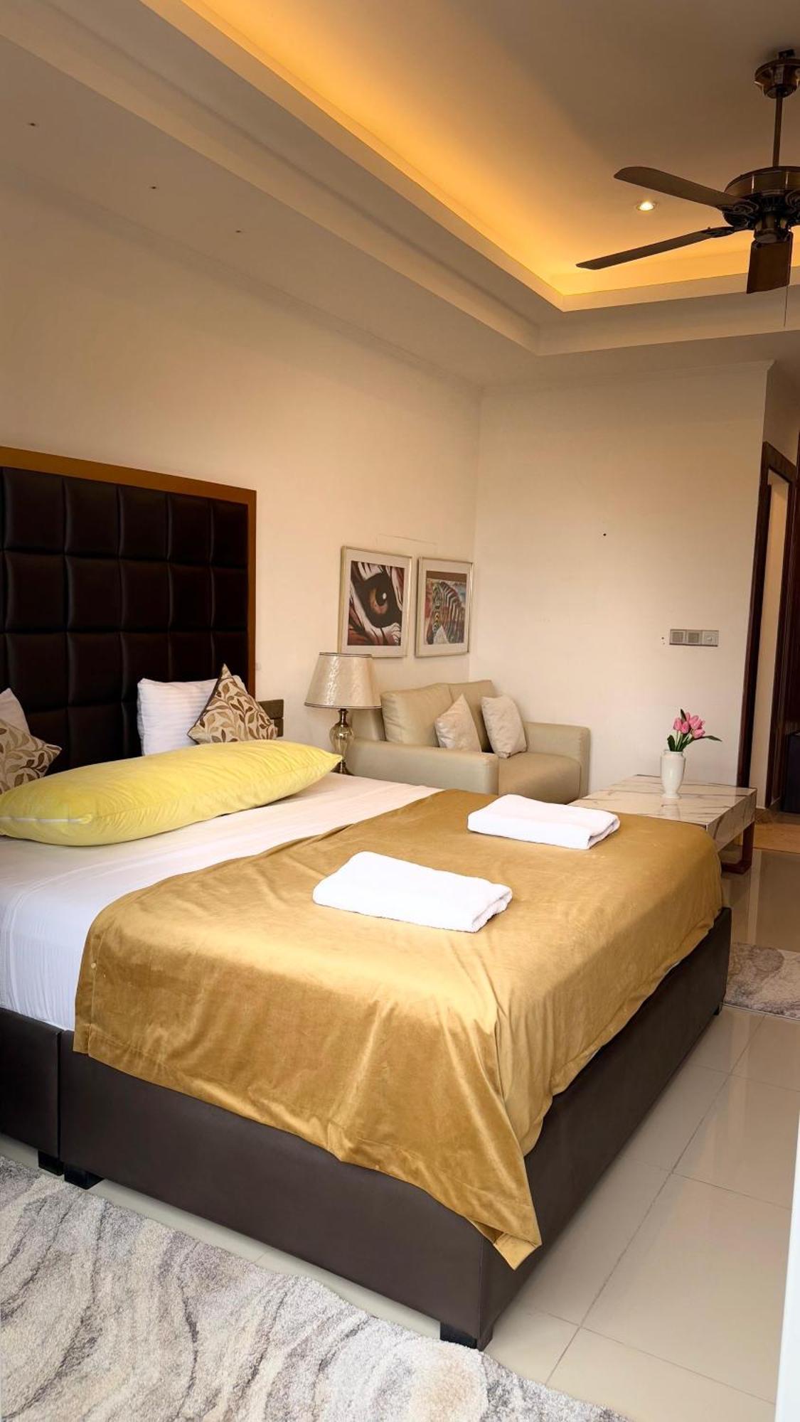 Ocean Breeze Negombo- Tidesend Luxury Beach Apartments Exterior photo