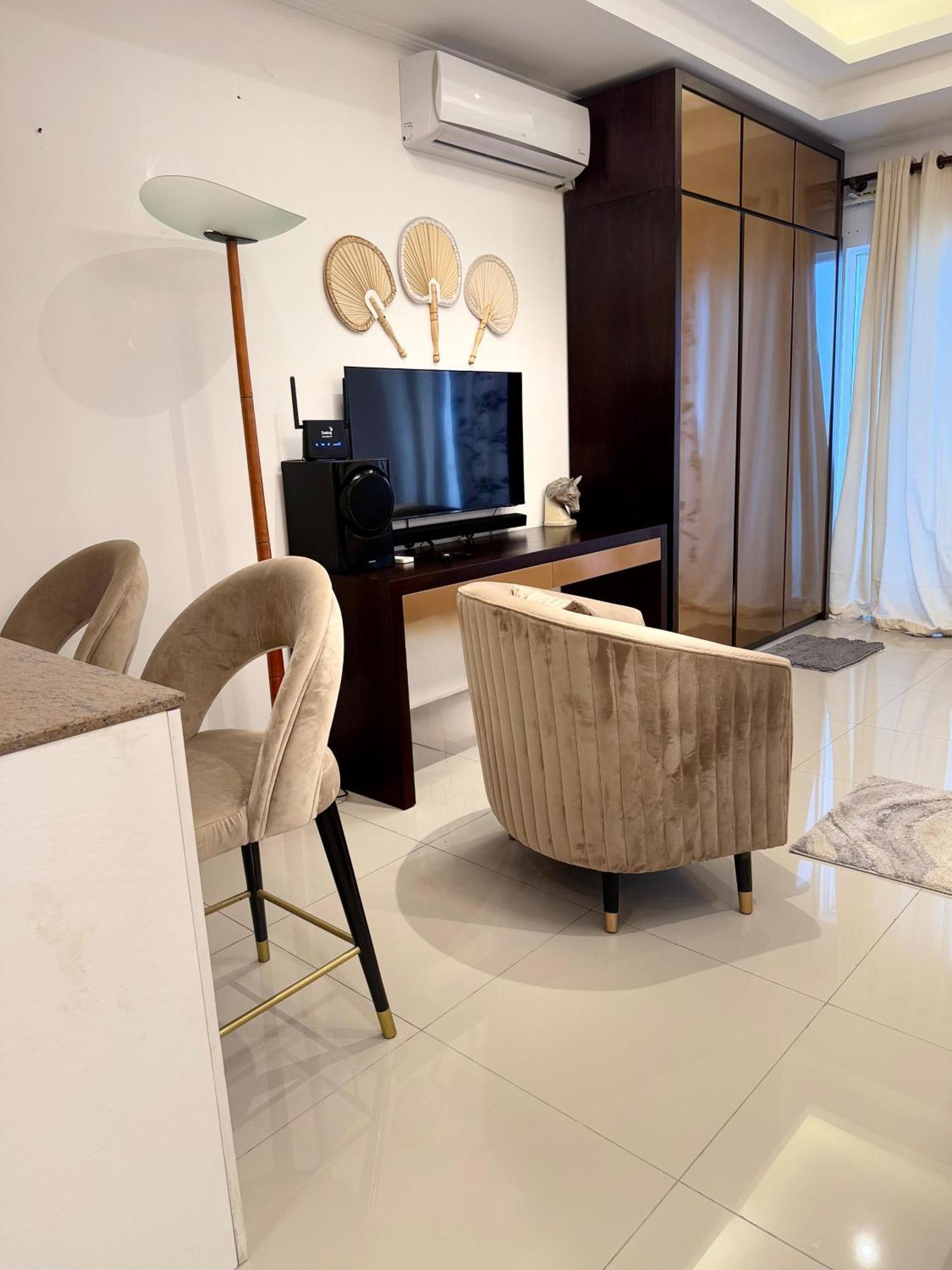 Ocean Breeze Negombo- Tidesend Luxury Beach Apartments Exterior photo